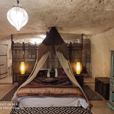 アゼ・ル・リドー Troglodelice Bed & Breakfast エクステリア 写真