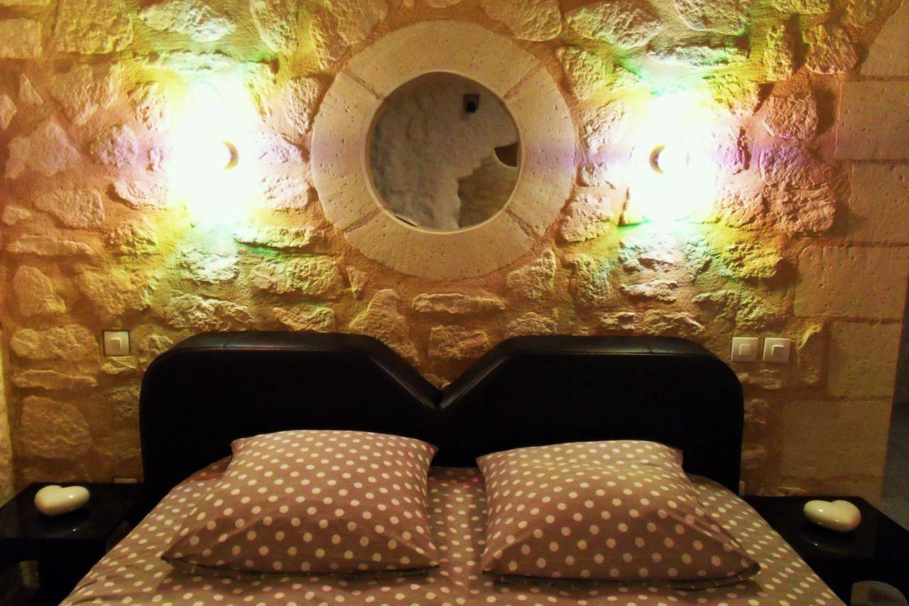 アゼ・ル・リドー Troglodelice Bed & Breakfast エクステリア 写真